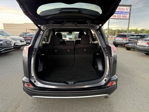Used 2017 Toyota RAV4 XLE FWD image 10