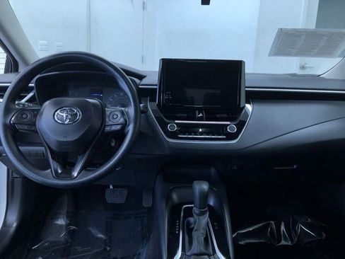 Used 2025 Toyota Corolla LE image 16
