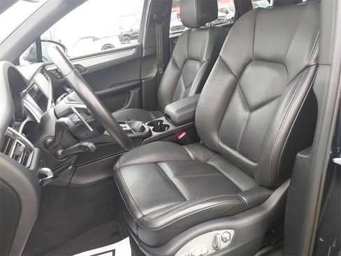 Used 2022 Porsche Macan image 17
