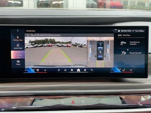 Used 2024 BMW 750e xDrive AWD/4WD image 28