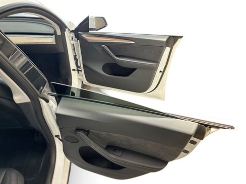Certified 2023 Tesla Model Y AWD image 24