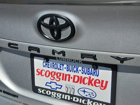 Used 2019 Toyota Camry XSE image 8