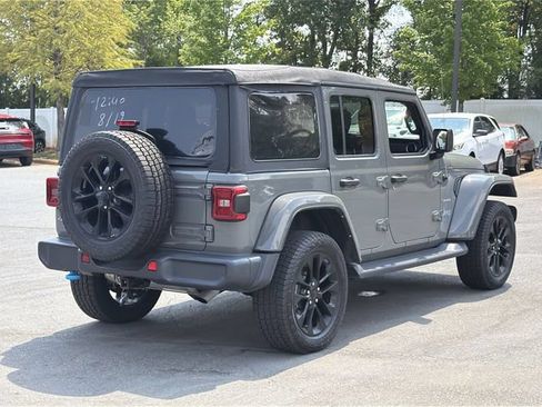Used 2022 Jeep Wrangler Unlimited Sahara AWD/4WD image 4
