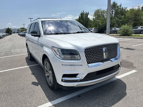 Used 2018 Lincoln Navigator Reserve w/ Technology Package AWD/4WD image 16