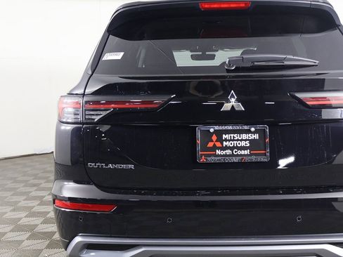 New 2026 Mitsubishi Outlander SE image 15