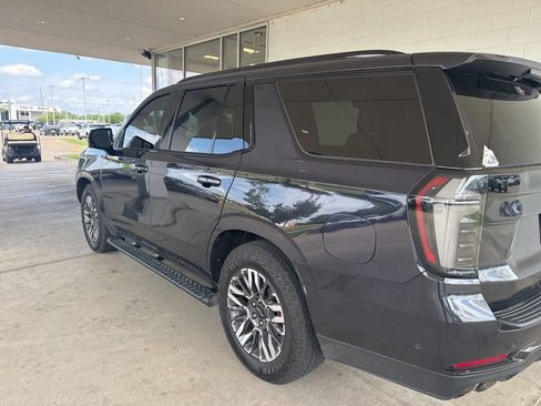Used 2026 Chevrolet Tahoe Z71 AWD/4WD image 11