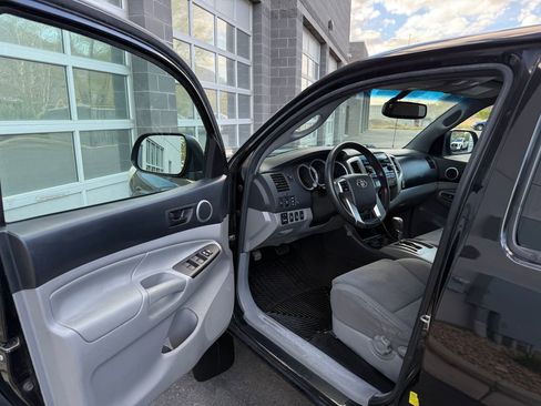 Used 2012 Toyota Tacoma 4x4 Double Cab w/ TRD Off-Road Pkg image 24