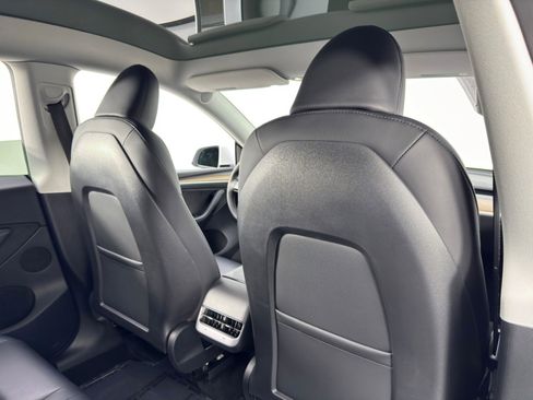 Used 2023 Tesla Model Y Long Range image 36