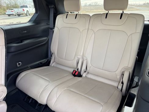 Used 2024 Jeep Grand Cherokee L Limited w/ Luxury Tech Group II image 27