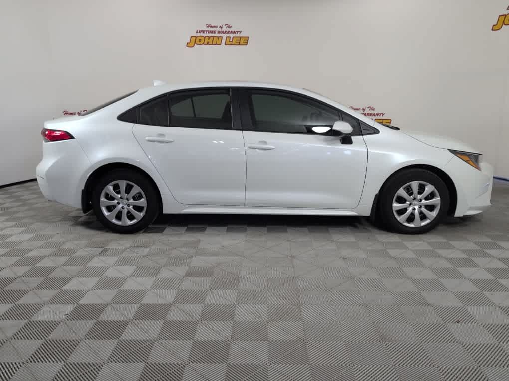 Used 2026 Toyota Corolla LE FWD image 11