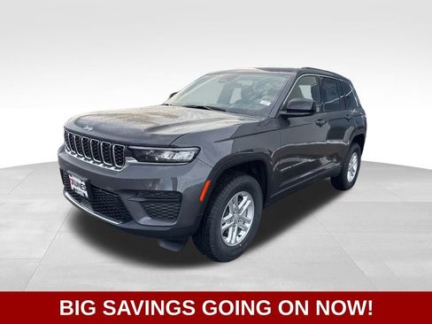 New 2025 Jeep Grand Cherokee Laredo image 4