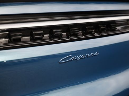 New 2025 Porsche Cayenne Coupe image 15