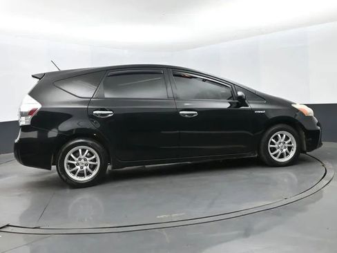 Used 2012 Toyota Prius V Three w/ Preferred Accessory Pkg FWD image 4