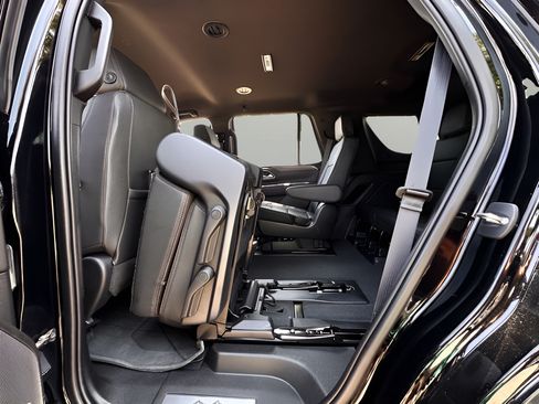 Used 2022 Chevrolet Tahoe High Country AWD/4WD image 19