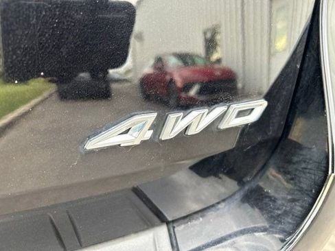 Used 2023 Ford Explorer XLT AWD/4WD image 64
