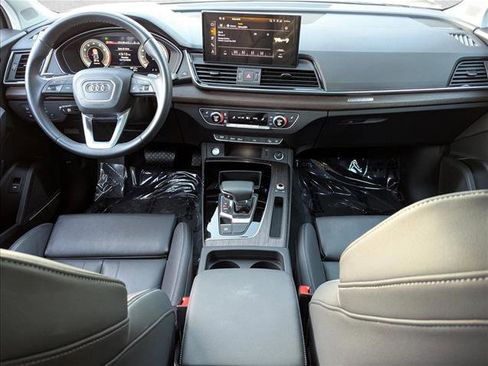 Certified 2025 Audi Q5 2.0T Premium Plus image 18