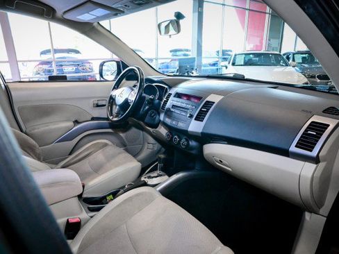 Used 2010 Mitsubishi Outlander SE AWD/4WD image 23