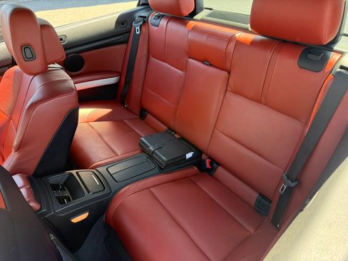 Used 2011 BMW M3 Convertible RWD image 12