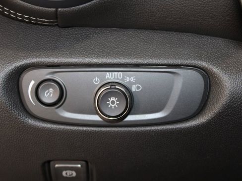 Used 2025 Chevrolet Blazer LT image 39