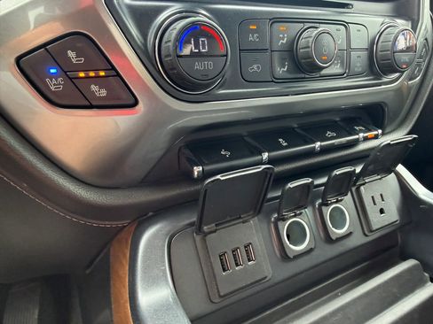 Used 2015 Chevrolet Silverado 3500 LTZ w/ LTZ Plus Package AWD/4WD image 18