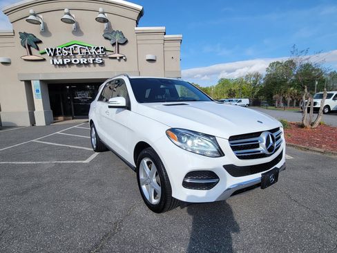 Used 2016 Mercedes-Benz GLE 350 4MATIC w/ Premium Package image 2