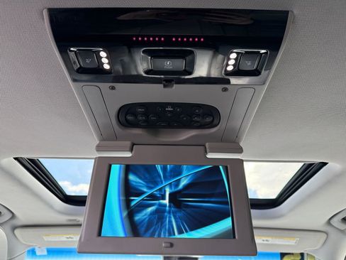 Used 2015 Chevrolet Suburban LT w/ Luxury Package image 39