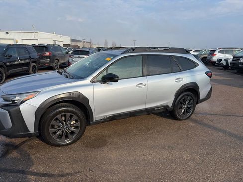 Used 2024 Subaru Outback Onyx Edition image 2