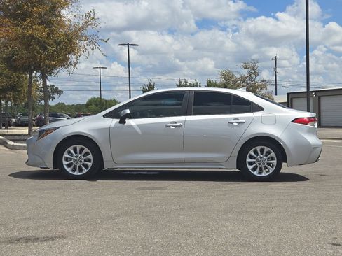 Used 2020 Toyota Corolla LE w/ LE Premium Package FWD image 2