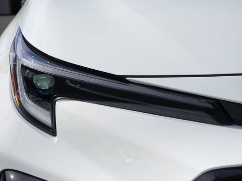 Used 2026 Toyota Corolla SE image 3