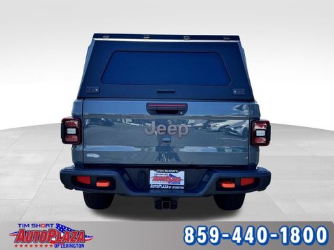 Used 2025 Jeep Gladiator Mojave w/ Convenience Group AWD/4WD image 11
