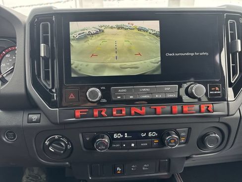 Used 2025 Nissan Frontier PRO-4X AWD/4WD image 22