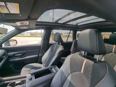 Used 2026 Toyota Grand Highlander AWD Hybrid image 16