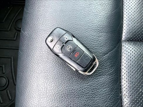 Certified 2022 Ford F250 Lariat w/ Black Appearance Package image 14