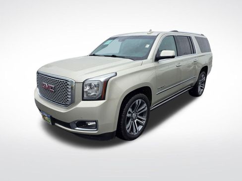 Used 2017 GMC Yukon XL Denali w/ Open Road Package AWD/4WD image 2