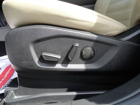Used 2024 Ford Edge SEL AWD/4WD image 12