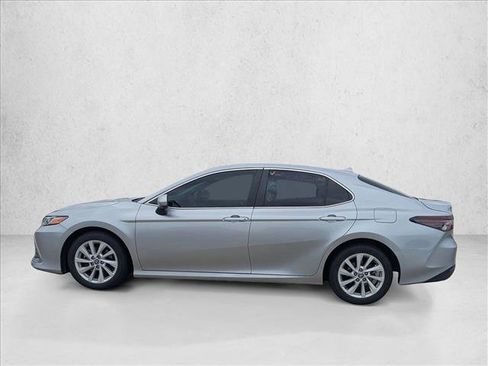 Used 2022 Toyota Camry LE FWD image 8
