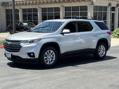 Used 2021 Chevrolet Traverse LT FWD image 4