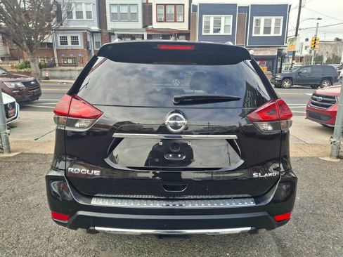 Used 2018 Nissan Rogue SL w/ Premium Package image 14