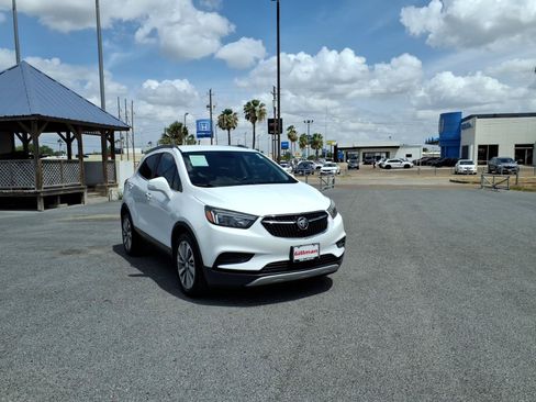Used 2019 Buick Encore Preferred FWD image 2
