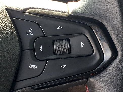 Used 2021 Chevrolet TrailBlazer RS w/ Sun and Liftgate Package image 17