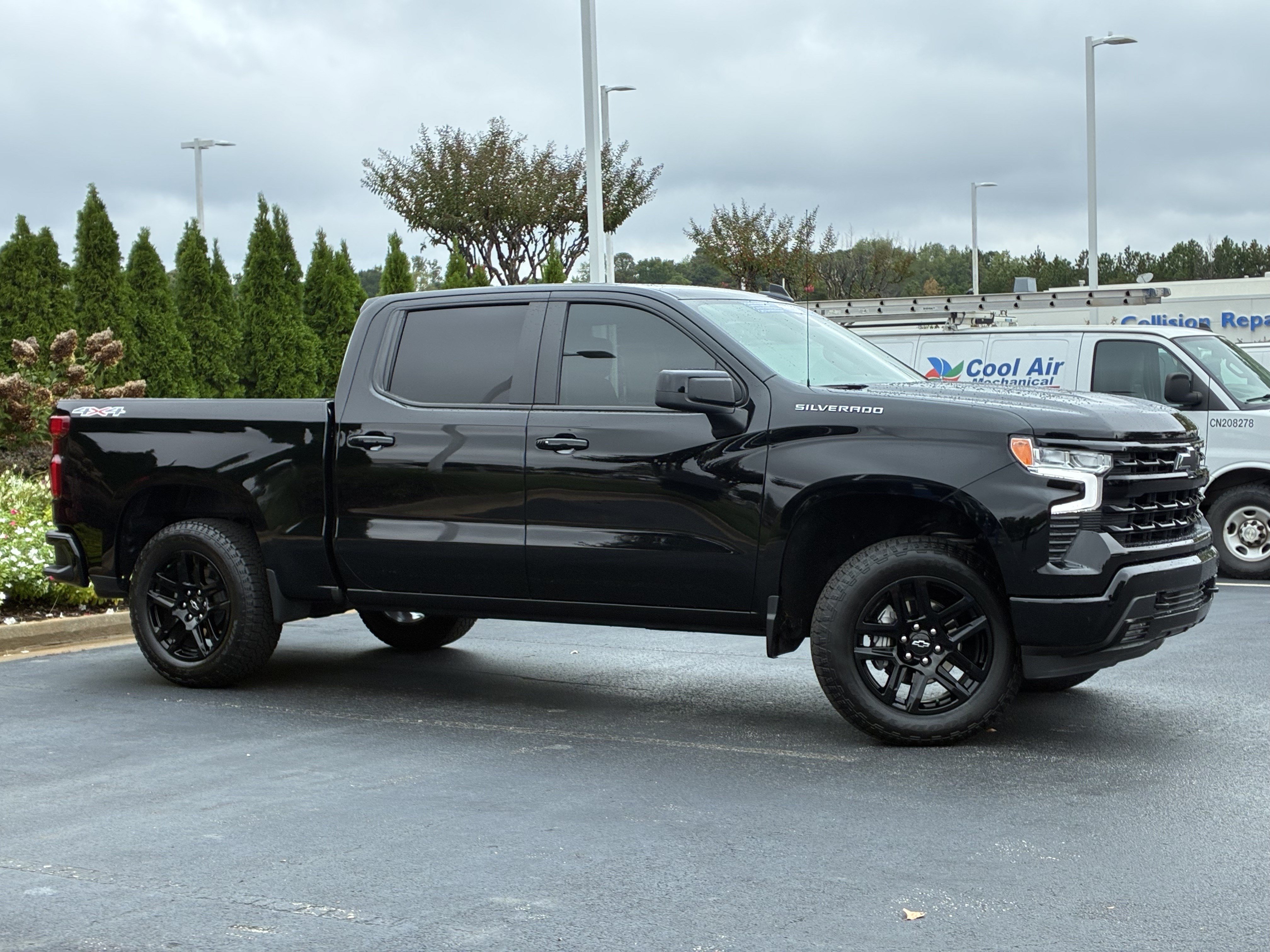 Used 2025 Chevrolet Silverado 1500 RST AWD/4WD image 3