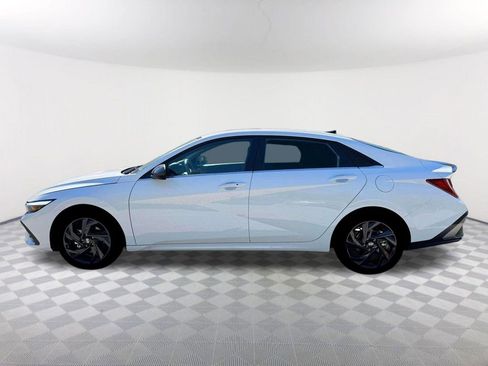 New 2026 Hyundai Elantra SEL Sport Premium FWD image 3