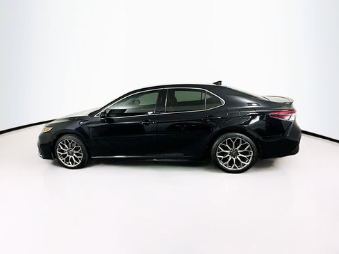 Used 2021 Toyota Camry XSE FWD image 4