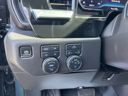 Used 2025 Chevrolet Silverado 1500 LT Trail Boss w/ Convenience Package II image 17