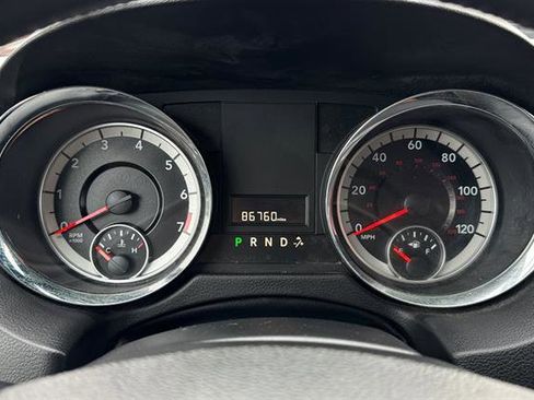 Used 2019 Dodge Grand Caravan SXT image 23