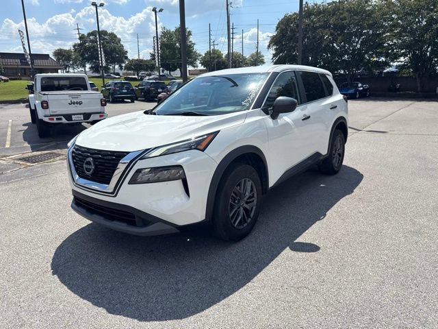 Used 2023 Nissan Rogue S AWD/4WD image 7