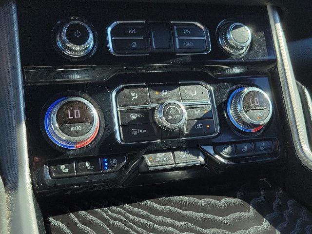 Used 2024 GMC Yukon XL Denali AWD/4WD image 31