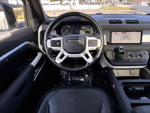 Used 2023 Land Rover Defender 110 SE AWD/4WD image 5