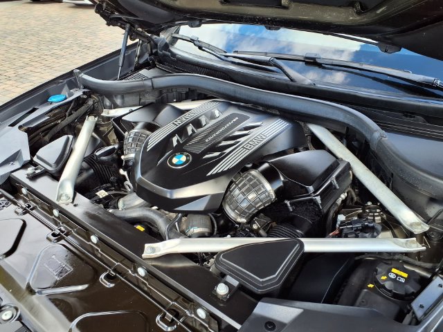 Used 2020 BMW X6 M50i w/ Premium Package AWD/4WD image 8