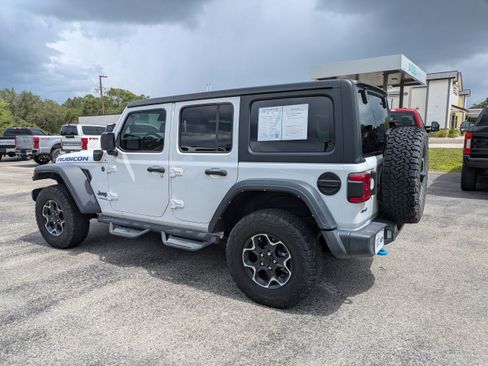 Used 2022 Jeep Wrangler Unlimited Rubicon 4xe w/ Cold Weather Group AWD/4WD image 6